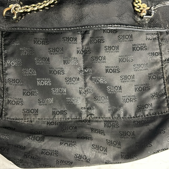 MICHAEL KORS Jet Set Gold Chain Black patent leather tote bag. - Picture 13 of 14